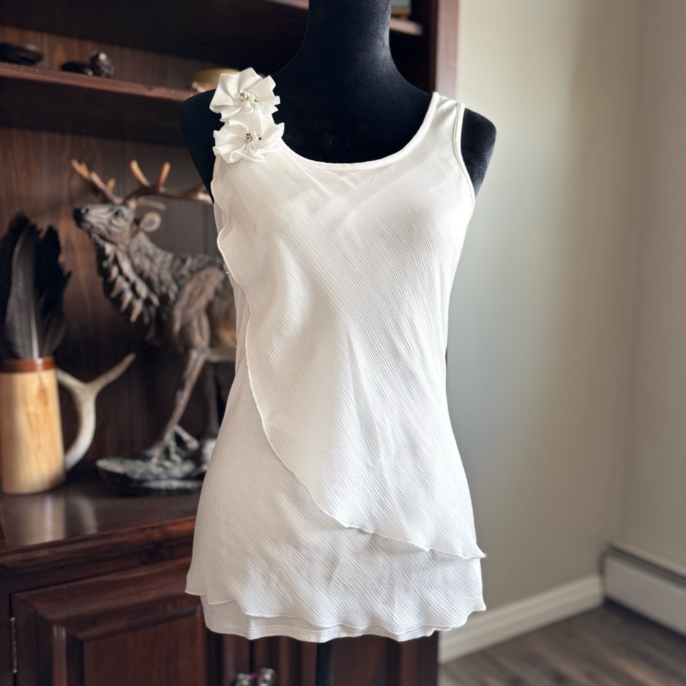Maurice’s - Tank with Floral Accent - S